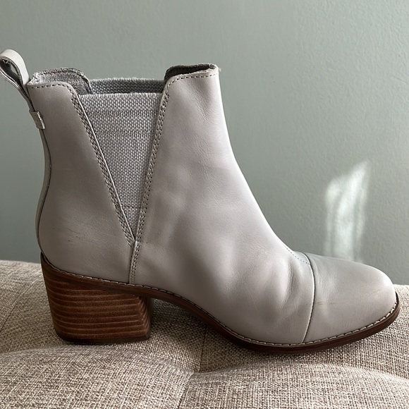 Toms Gray Boots 6.5 - Picture 5 of 7